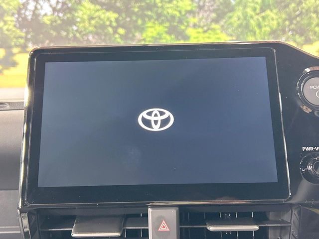 【10.5インチナビ】高級感とインパクトのある大画面ナビを装備。各種オーディオ操作はもちろん、スマホ連携もできる利便性の高いナビです♪