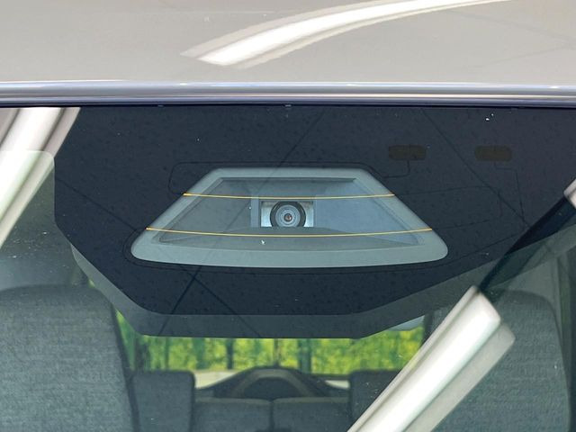 �yi-ACTIVESENSE�z���s���ɑO���̎ԗ�����F�����A�Փ˂������Ȏ��͌x��ƃu���[�L�ŏՓˉ���Ɣ�Q�y�����A�V�X�g�B�����S�Ƀh���C�u�����y���݂��������܂��B