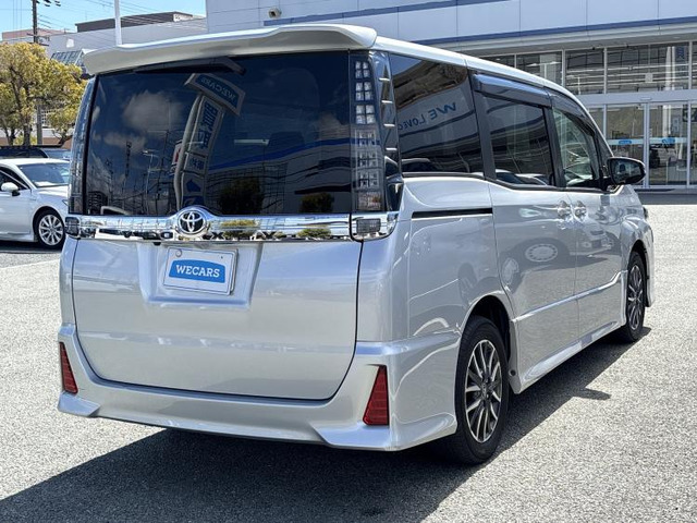 ヴォクシー2.0 ZS