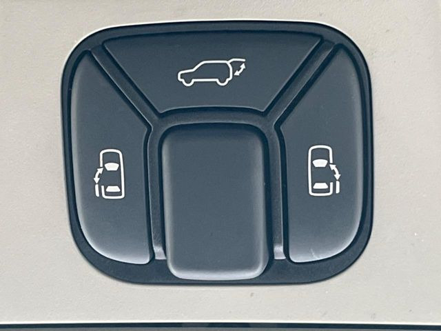 �y�����p���[�X���C�h�h�A�z�X�}�[�g�L�[��^�]�Ȃ̃X�C�b�`�Ō�ȗ����X���C�h�h�A�̊J���\���d��������͂����ăh�A���J����K�v�������A�����Ȃ��q�l�ł��ȒP�ɊJ���߂ł����K�ł���