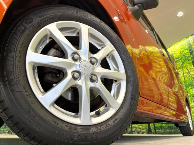 �y����14�C���`�A���~�z�C�[���z�O�ςɃ}�b�`���������A���~�z�C�[���𑕒����Ă���܂��B�e��ЊO�A���~�z�C�[����A�X�^�b�h���X�^�C�����戵�����Ă���܂��B���񂲑��k����������