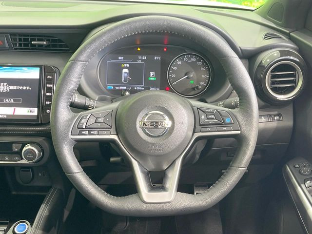 �y�����v�����X�e�A�����O�z�㎿�Ȋv���g�p���邱�ƂŁA��ɂ����������݂ƂĂ��^�]���₷���n���h���ł���