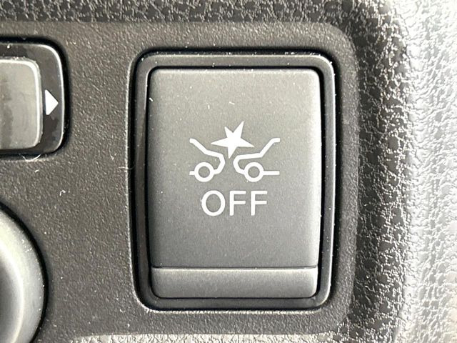 �y�C���e���W�F���g�G�}�[�W�F���V�[�u���[�L�z�t�����g�J�����őO���̎ԗ�����s�҂����m�B�Փ˂������Ȏ��͏Փ˔�Q�y���u���[�L���쓮�A�Փˉ�����T�|�[�g�B�����S�Ƀh���C�u�����y���݂��������܂��B