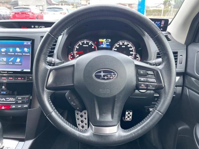 �y�����v�����X�e�A�����O�z�㎿�Ȋv���g�p���邱�ƂŁA��ɂ����������݂ƂĂ��^�]���₷���n���h���ł���