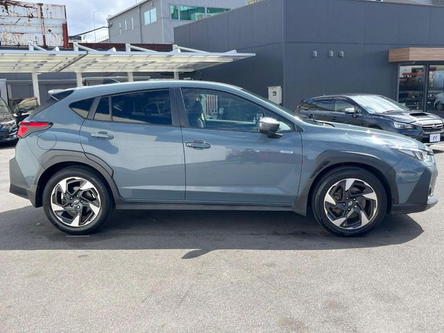 高透明度のガラス皮膜で撥水はもちろん、上質なツヤ・光沢を実現。紫外線や酸性雨から大切な愛車を保護し、色あせ・劣化を防止。「弾スプラッシュコート」、「弾プリミッサコート」からお選びいただけます。