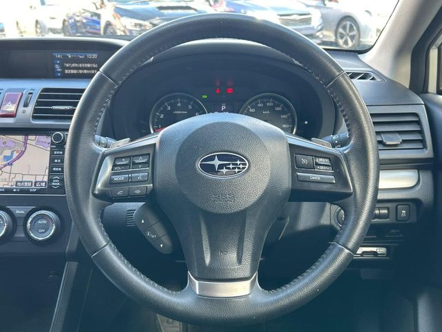 �y�����v�����X�e�A�����O�z�㎿�Ȋv���g�p���邱�ƂŁA��ɂ����������݂ƂĂ��^�]���₷���n���h���ł���