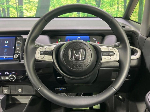 �y�����v�����X�e�A�����O�z�㎿�Ȋv���g�p���邱�ƂŁA��ɂ����������݂ƂĂ��^�]���₷���n���h���ł���