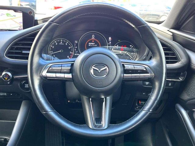 �y�����v�����X�e�A�����O�z�㎿�Ȋv���g�p���邱�ƂŁA��ɂ����������݂ƂĂ��^�]���₷���n���h���ł���