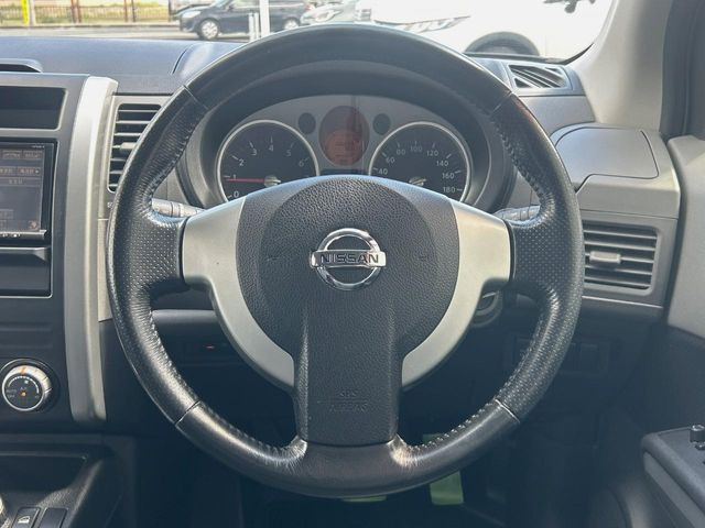 �y�����v�����X�e�A�����O�z�㎿�Ȋv���g�p���邱�ƂŁA��ɂ����������݂ƂĂ��^�]���₷���n���h���ł���