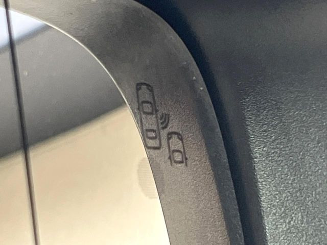 ●ブラインドアシストセンサー:視角からの車を感知し、ドライバーが車線変更を行う際に、警告音と共に注意を促してくれる安全機能です!