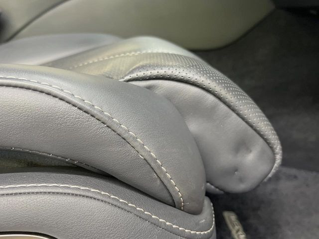 【オットマン】足を延ばしてリラックスしたいときに便利なオットマン!ロングドライブや仮眠の際にもゆったり快適にお過ごしいただけます♪