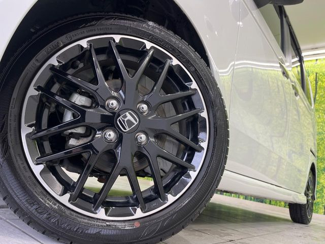 �y����15�C���`�A���~�z�C�[���z�O�ςɃ}�b�`���������A���~�z�C�[���𑕒����Ă���܂��B�e��ЊO�A���~�z�C�[����A�X�^�b�h���X�^�C�����戵�����Ă���܂��B���񂲑��k����������