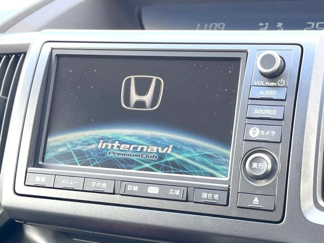 �y�����i�r�z�l�C�̏����i�r�𑕔����Ă���܂��B�i�r�̎g���₷���͂������A�I�[�f�B�I�@�\���[��!�L�����v�◷�s�͂������A�ʋ΂┃�����ȂǕ��i�̃h���C�u���y�����Ȃ�͂���