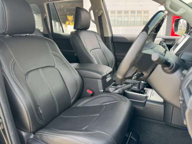 ご覧いただき誠に有難うございます。【GLOBAL CREST幸手店】 埼玉県幸手市の1000坪ほどの広大な敷地に常時150台以上展示しております。屋内でご覧いただくことも可能です。