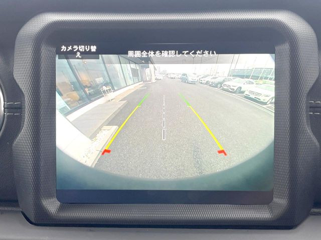 ●ガイドライン付きバックカメラ:不安な駐車もこれで安心!ガイドライン付きなので狭い箇所での駐車もラクラクです!