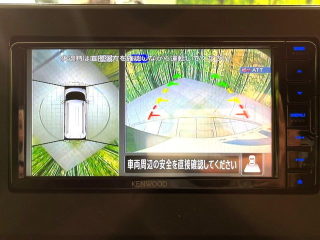 �y�}���`�A���E���h���j�^�[�z��p�̃J�����ɂ��A�ォ�猩���낵���悤�Ȏ��_��360�x�N���}�̎��͂��m�F���邱�Ƃ��ł��܂������p�������m�F���₷���A�����ꏊ�ł̐؂�Ԃ��⒓�Ԃ��X���[�Y�ɍs���܂��B