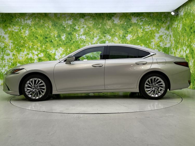 ES300h バージョンL