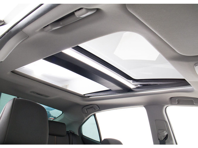 �l�C�����̃p�m���}���[�t���t���Ă��܂�!�㉺�`���g�ɑO��X���C�h�@�\���t���Ă��܂��̂ŁA�l�X�ȃh���C�u�V�[���Ŋ��􂵂Ă���܂�!!�J��������ԓ���Ԃ͋C�����������ł���!����̊����Ă݂ĉ�����!