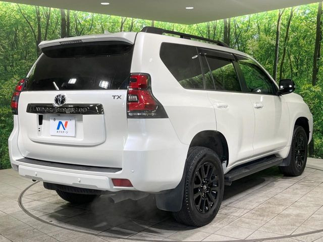 ☆全国のネクステージからお取り寄せが可能※!遠方の店舗に展示してあるクルマが気になる場合も、最寄りの店舗でご覧いただくことが可能です!是非私たちに要望をお聞かせください!※別途費用