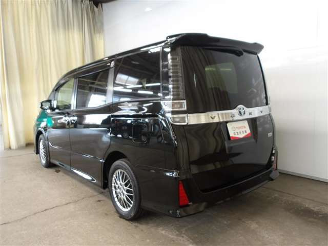 ヴォクシー1.8 ハイブリッド ZS 煌II