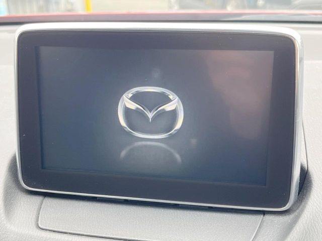 �y�}�c�_�R�l�N�g�i�r�z�ԓ��̕��͋C�Ƀ}�b�`������̌^�^�C�v�̃i�r�B�e����q�ݒ��Bluetooth�Đ����A�l�X�ȋ@�\���y���߂܂��B�����I�ȃ_�C�������삪�\�ŁA�g��������ǍD�ł��B