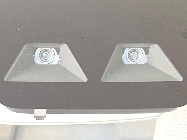 �y�X�}�[�g�A�V�X�g�z���s���ɑO���̎ԗ�����F�����A�Փ˂������Ȏ��͌x��ƃu���[�L�ŏՓˉ���Ɣ�Q�y�����A�V�X�g�B�����S�Ƀh���C�u�����y���݂��������܂��B