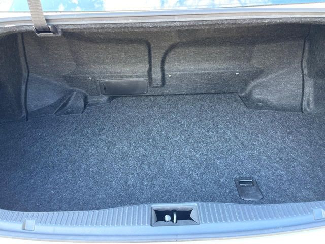 ���i�̂���������ʋ΁A���}���ɏ\���ȉ׎��X�y�[�X���m�ۂ��Ă���܂��B