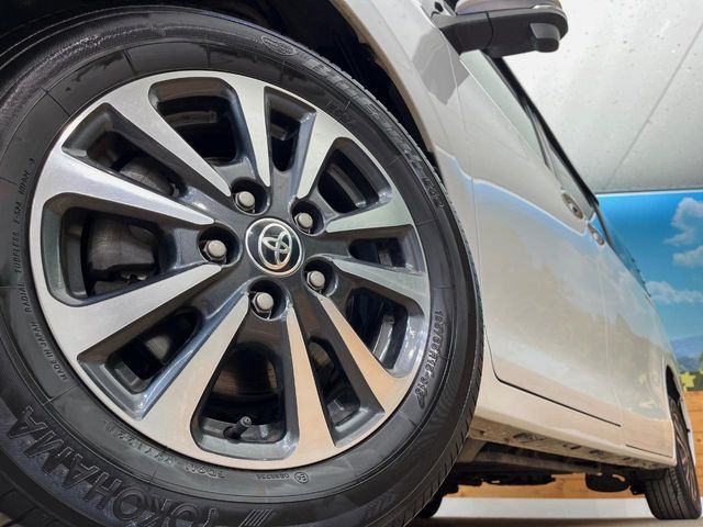 �y�����A���~�z�C�[���z�O�ςɃ}�b�`���������A���~�z�C�[���𑕒����Ă���܂��B�e��ЊO�A���~�z�C�[����A�X�^�b�h���X�^�C�����戵�����Ă���܂��B���񂲑��k����������