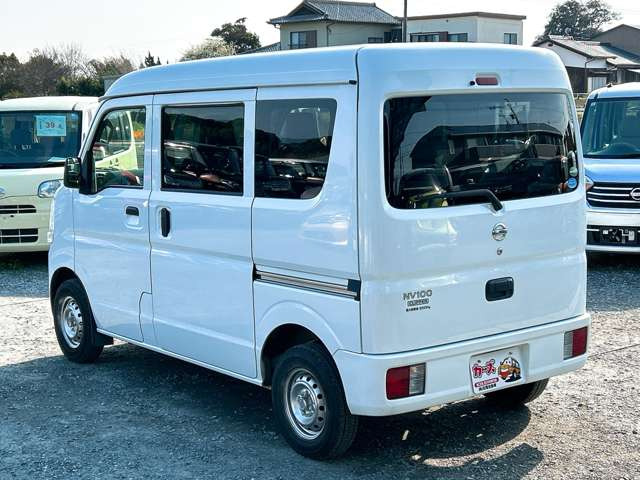 ���X�ł͌y�����Ԃ��畁�ʎԂ܂ŕ��L���I�[�����[�J�[�̎Ԏ�E�F�E�O���[�h��L�x�ɑ����Ă���܂��B