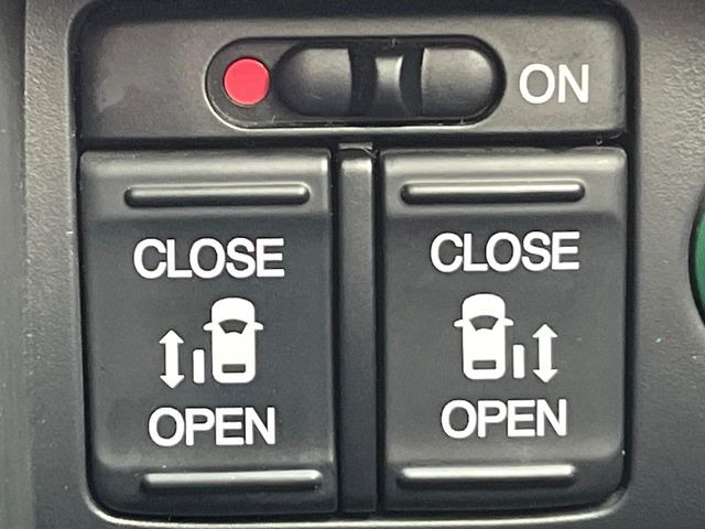 �y�����p���[�X���C�h�h�A�z�X�}�[�g�L�[��^�]�Ȃ̃X�C�b�`�Ō�ȗ����X���C�h�h�A�̊J���\���d��������͂����ăh�A���J����K�v�������A�����Ȃ��q�l�ł��ȒP�ɊJ���߂ł����K�ł���