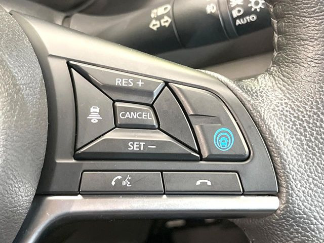 【プロパイロット】高速道路での長距離走行が楽に!!渋滞時と巡回走行のシーンで、アクセル・ブレーキ・ステアリングを自動で制御し、長距離運転の負担を軽減してくれます♪