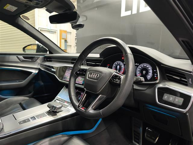 A6アバント55 TFSI クワトロ Sライン 4WD