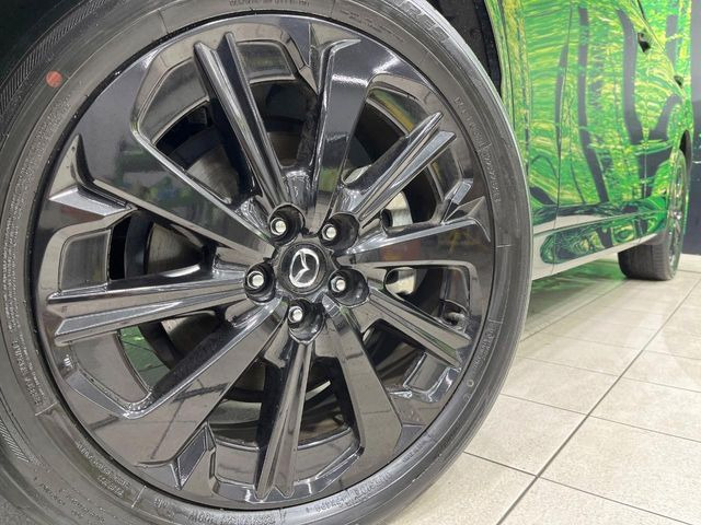 【純正アルミホイール】外観にマッチした純正アルミホイールを装着しております。各種社外アルミホイールや、スタッドレスタイヤも取扱いしております。是非ご相談ください♪