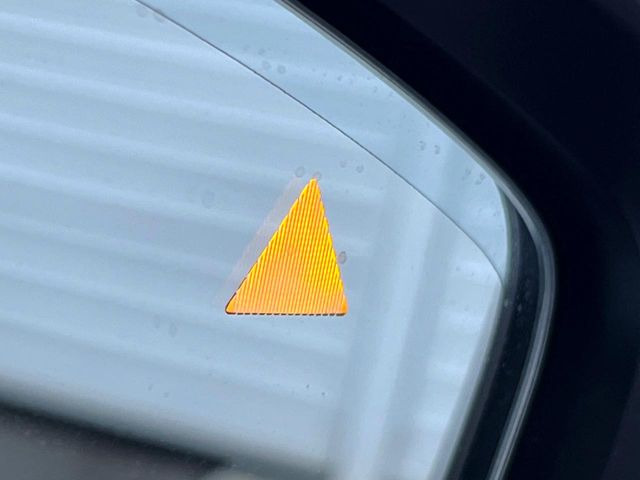 �y�u���C���h�X�|�b�g���j�^�����O�z���s���A�h�A�~���[�̎��p�ɂȂ�₷���ӏ��Ɍ㑱�Ԃ��ڋ߂���ƃT�C�h�~���[�t�߂Ɍx����\���A�h���C�o�[�ɒ��ӊ��N�����Ă���܂��B