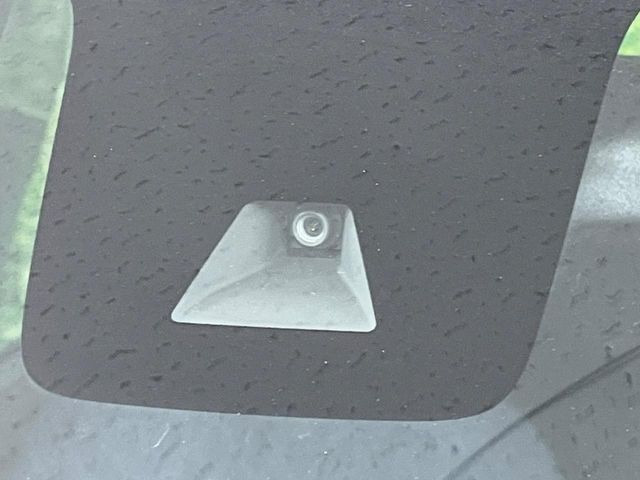 �y�G�}�[�W�F���V�[�u���[�L�z���s���ɑO���̎ԗ�����F�����A�Փ˂������Ȏ��͌x��ƃu���[�L�ŏՓˉ���Ɣ�Q�y�����A�V�X�g�B�����S�Ƀh���C�u�����y���݂��������܂��B