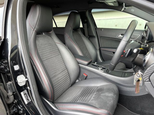 ���O��:�������Ƃ����h���C�o�[�X�y�[�X�ŁA�����Ԃ̉^�]�ł����K�ɂ��߂������������܂��B