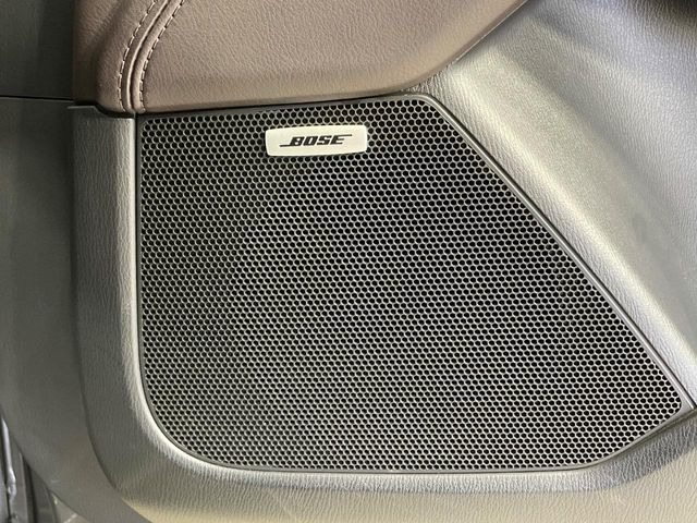 �yBOSE�T�E���h�V�X�e���z���[�J�[�I�v�V�����̍��i�ʃT�E���h�V�X�e���𓋍ځB��p�̃`���[�j���O���{���ꂽ�召�l�X�ȃX�s�[�J�[����ǎ��ȃT�E���h���t�ł��A�Տꊴ���ӂ�鉹����Ԃ����o���܂��B