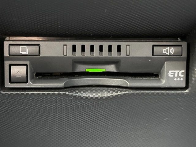 【ETC】高速道路の料金所をストレスなく通過!話題のスポットやサービスエリアに多い「スマートIC」利用時は必須のアイテムです。当店でセットアップを実施、ご納車当日からすぐにご利用いただけます!