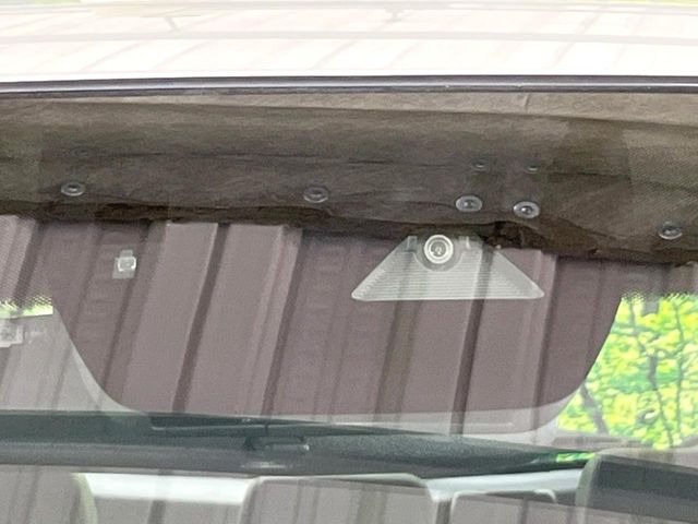 �y�X�}�[�g�V�e�B�u���[�L�T�|�[�g�z�ᑬ���s���ɑO���̎ԗ�����F�����A�Փ˂������Ȏ��͌x��ƃu���[�L�ŏՓˉ���Ɣ�Q�y�����A�V�X�g�B�����S�Ƀh���C�u�����y���݂��������܂��B