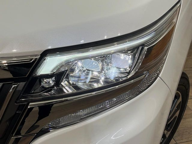 �yLED�w�b�h���C�g�z���V����ԑ��s�����ǍD�Ȏ��E���m�ۂ����S���ĉ^�]�ł��鍂�P�xLED�w�b�h���C�g�𑕔�!�_�����x�������A����d�͂��}�����Ă��܂��B