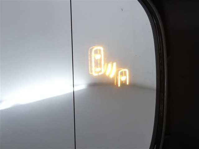 クラウンクロスオーバー2.5 G アドバンスト レザー パッケージ E-Four 4WD