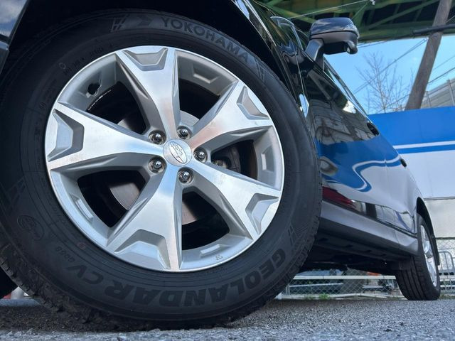 �y����17�C���`�A���~�z�C�[���z�O�ςɃ}�b�`���������A���~�z�C�[���𑕒����Ă���܂��B�e��ЊO�A���~�z�C�[����A�X�^�b�h���X�^�C�����戵�����Ă���܂��B���񂲑��k����������