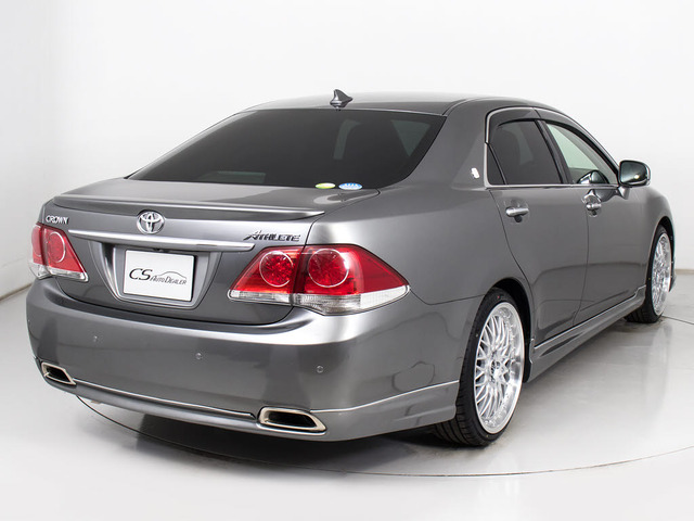 フルエアロが装着されています!お好みはいかがですか?今付いているデザイン以外にも、各ブランドのエアロを格安にてお取付け出来ます!又、エアロを外してノーマル状態にする事も出来ます!!