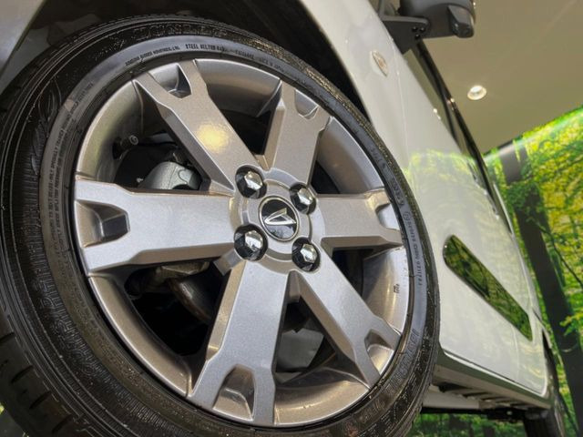 �y����15�C���`�A���~�z�C�[���z�O�ςɃ}�b�`���������A���~�z�C�[���𑕒����Ă���܂��B�e��ЊO�A���~�z�C�[����A�X�^�b�h���X�^�C�����戵�����Ă���܂��B���񂲑��k����������