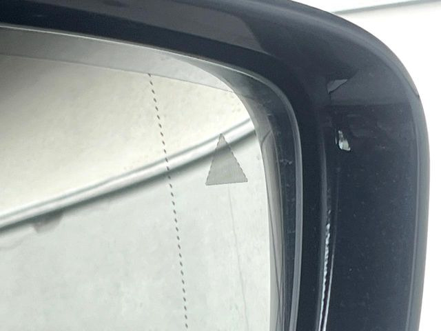 ���u���C���h�A�V�X�g�Z���T�[:���p����̎Ԃ����m���A�h���C�o�[���Ԑ��ύX���s���ۂɁA�x�����Ƌ��ɒ��ӂ𑣂��Ă������S�x���@�\�ł�!