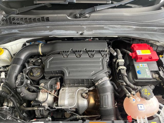 ●当店では、各メーカーの専用診断テスターを導入。国家資格を持つテクニカルスタッフも常駐しておりますので、万が一の際にも安心してご利用いただけます。