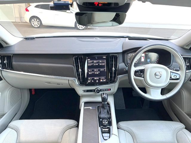 V90クロスカントリーD4 AWD プロ ディーゼル 4WD