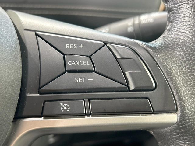 �y�N���[�Y�R���g���[���z�������H�����N���N���s�B�A�N�Z���𗣂��Ă���葬�x�ő��s���ł��A�������^�]���̕��S���y��!�����E�������ȒP�ȃX�C�b�`����Œ����ł��܂��B