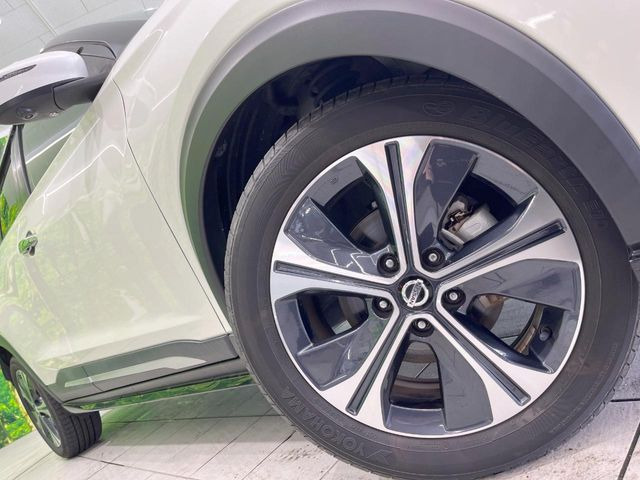 �y����17�C���`�A���~�z�C�[���z�O�ςɃ}�b�`���������A���~�z�C�[���𑕒����Ă���܂��B�e��ЊO�A���~�z�C�[����A�X�^�b�h���X�^�C�����戵�����Ă���܂��B���񂲑��k����������