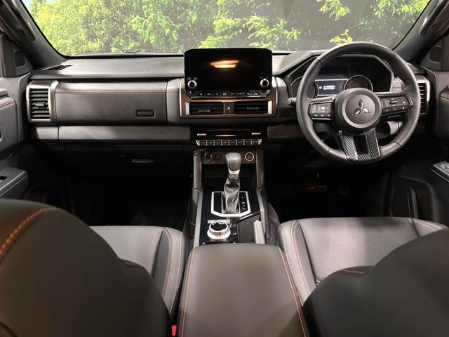 トライトン2.4 GSR ディーゼル 4WD